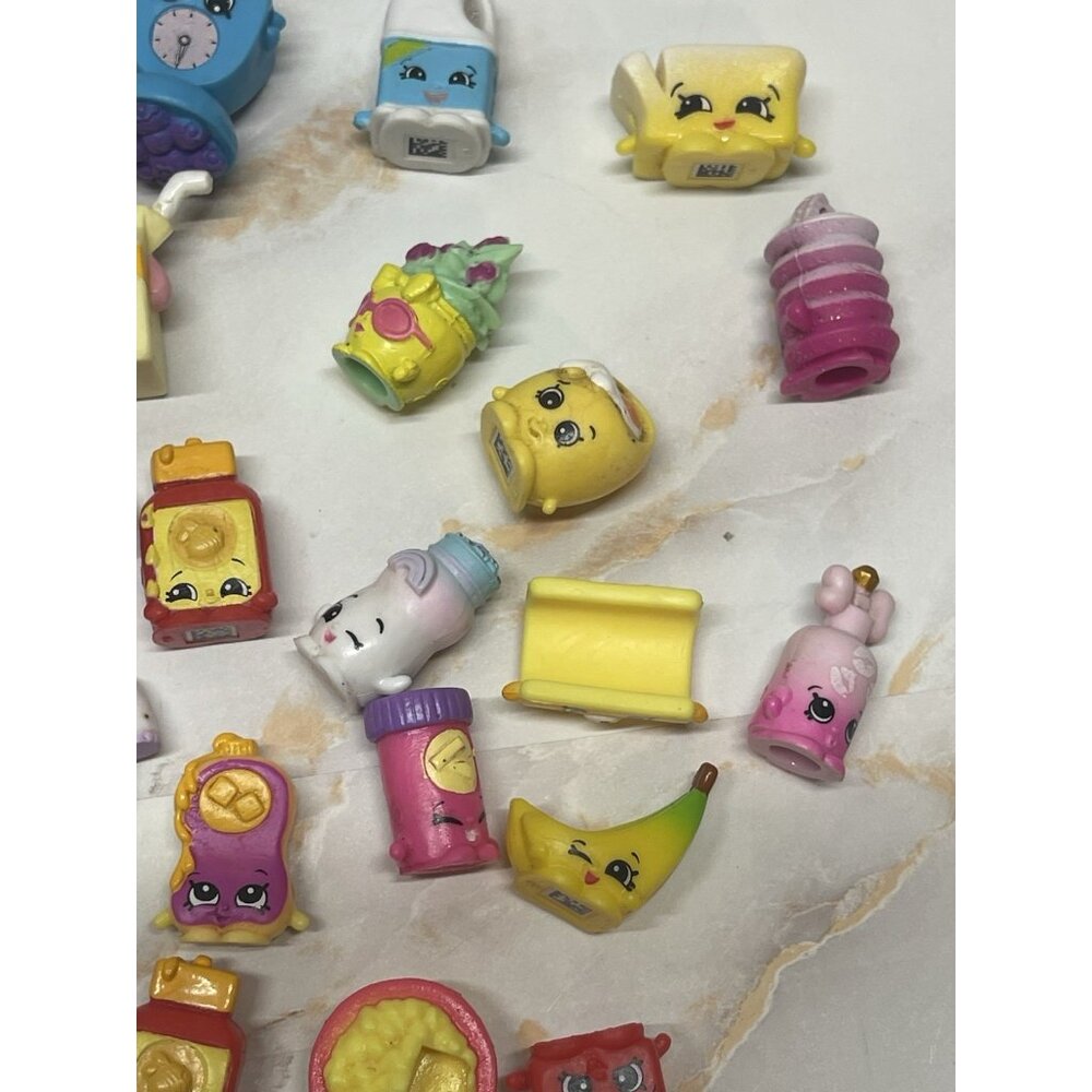 Shopkins Sweet Spot Shop PARTIAL PARTS ONLY Plus 45 Shopkins, Dress, Recipe Box - Picture 9 of 16